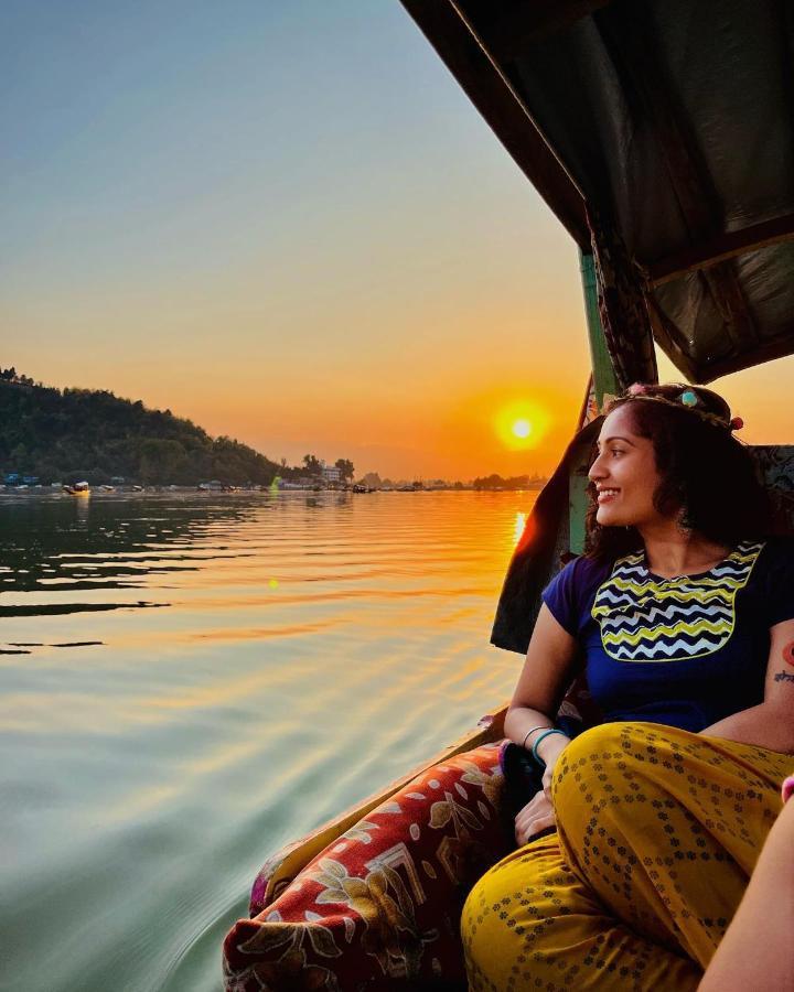 Lala Rukh Group Of Houseboats Hotel Srinagar  Exterior photo
