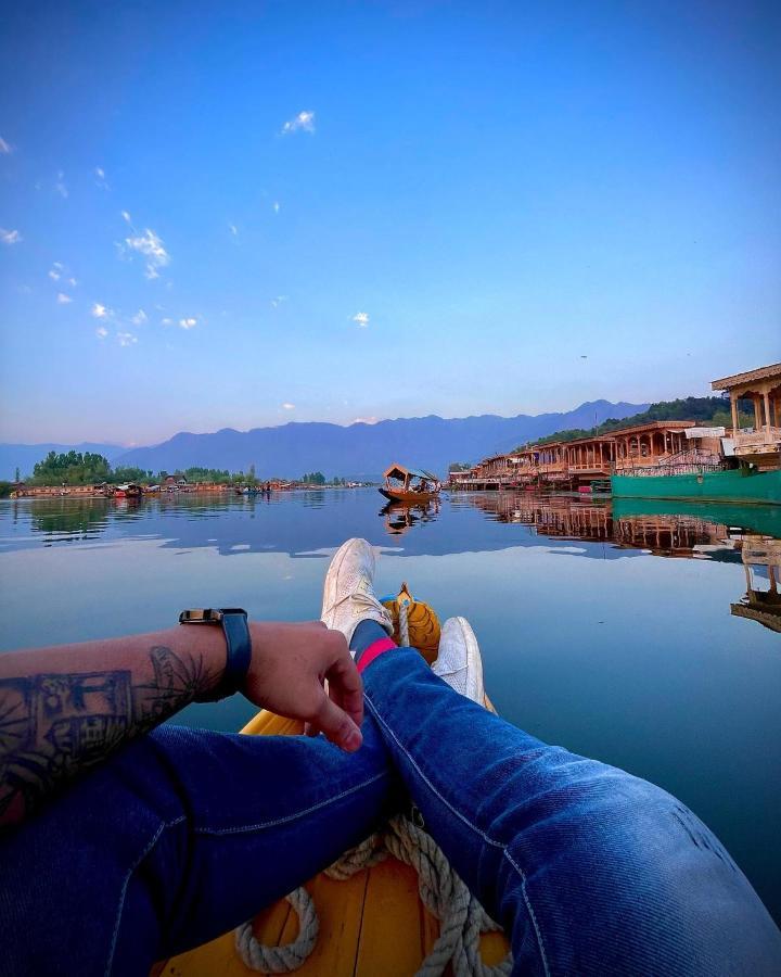 Lala Rukh Group Of Houseboats Hotel Srinagar  Exterior photo