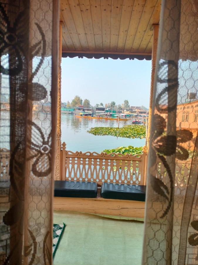Lala Rukh Group Of Houseboats Hotel Srinagar  Exterior photo