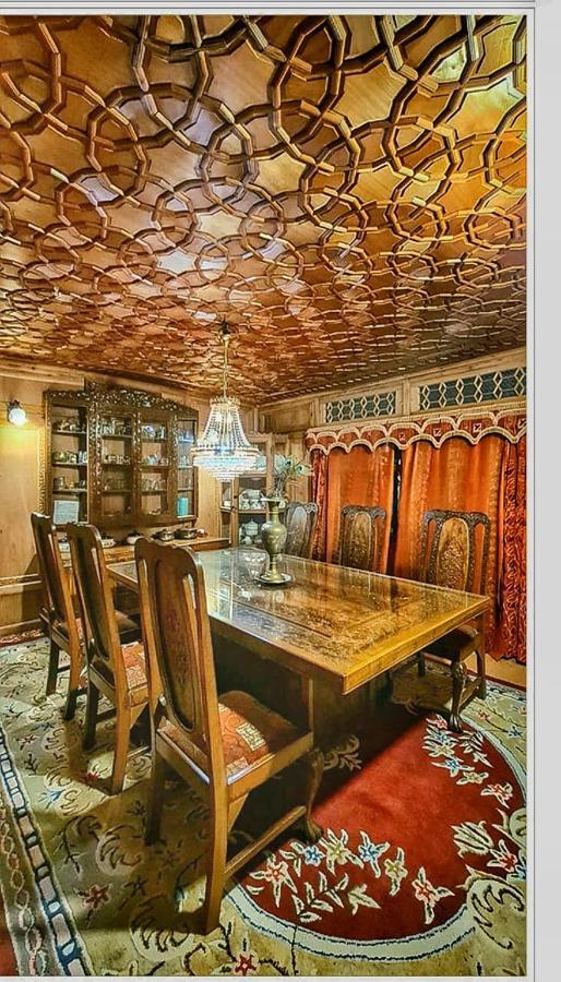 Lala Rukh Group Of Houseboats Hotel Srinagar  Exterior photo