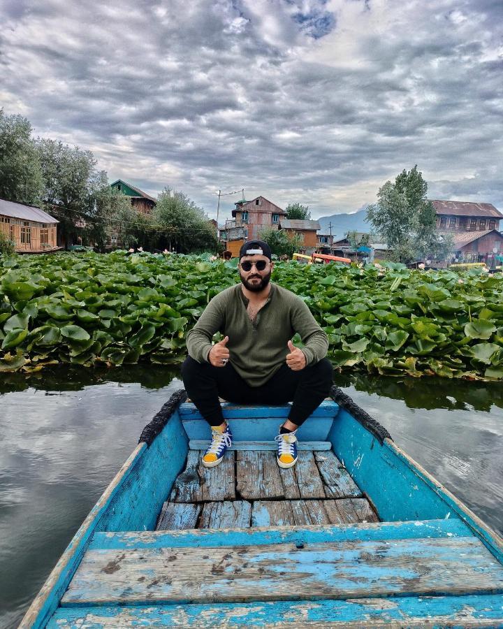 Lala Rukh Group Of Houseboats Hotel Srinagar  Exterior photo