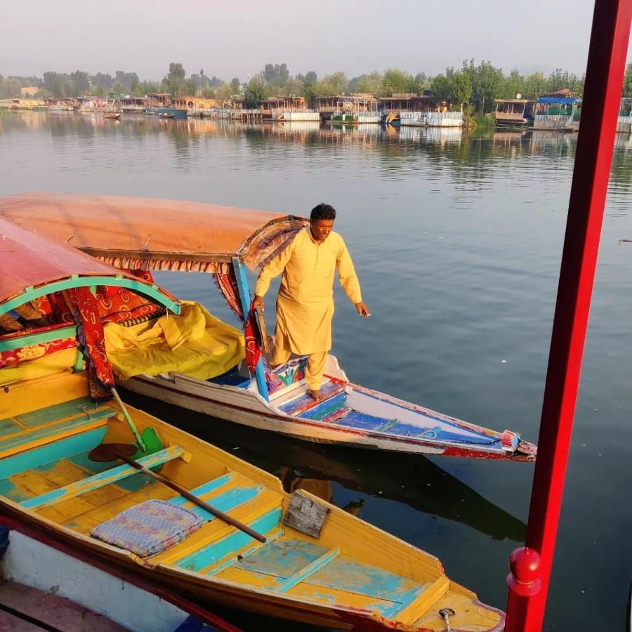 Lala Rukh Group Of Houseboats Hotel Srinagar  Exterior photo