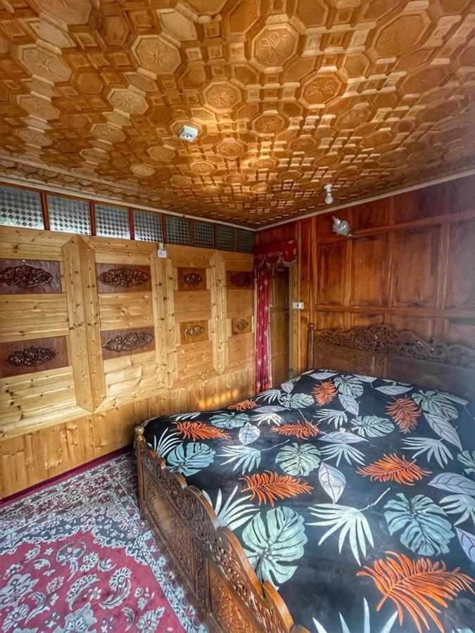 Lala Rukh Group Of Houseboats Hotel Srinagar  Exterior photo