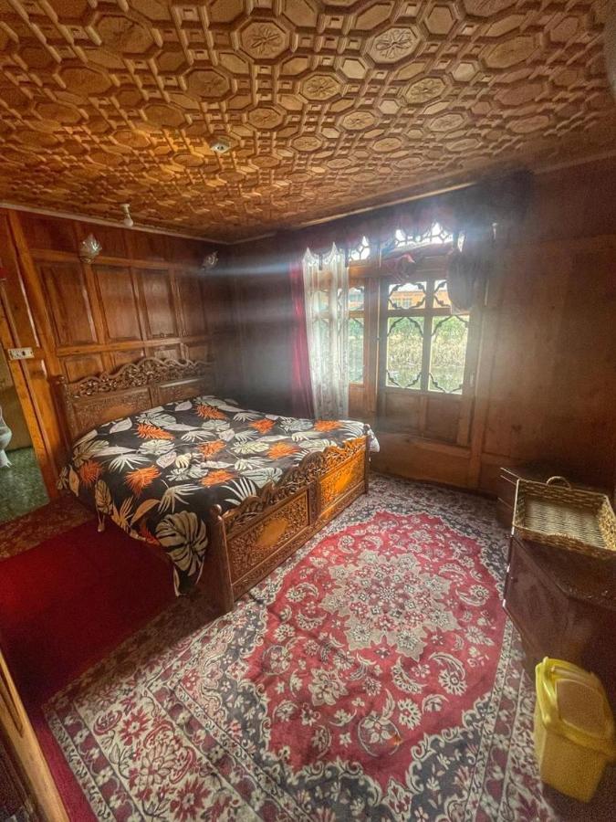 Lala Rukh Group Of Houseboats Hotel Srinagar  Exterior photo