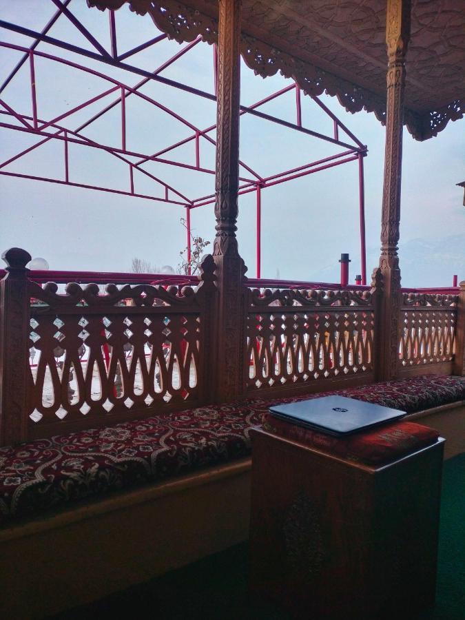 Lala Rukh Group Of Houseboats Hotel Srinagar  Exterior photo
