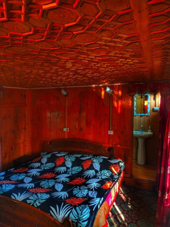 Lala Rukh Group Of Houseboats Hotel Srinagar  Exterior photo