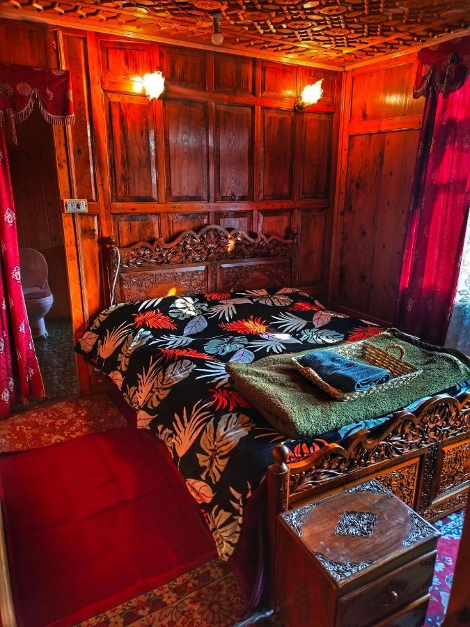 Lala Rukh Group Of Houseboats Hotel Srinagar  Exterior photo