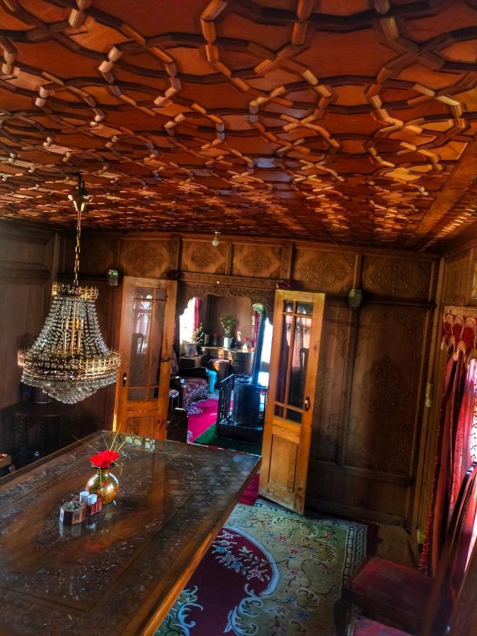 Lala Rukh Group Of Houseboats Hotel Srinagar  Exterior photo