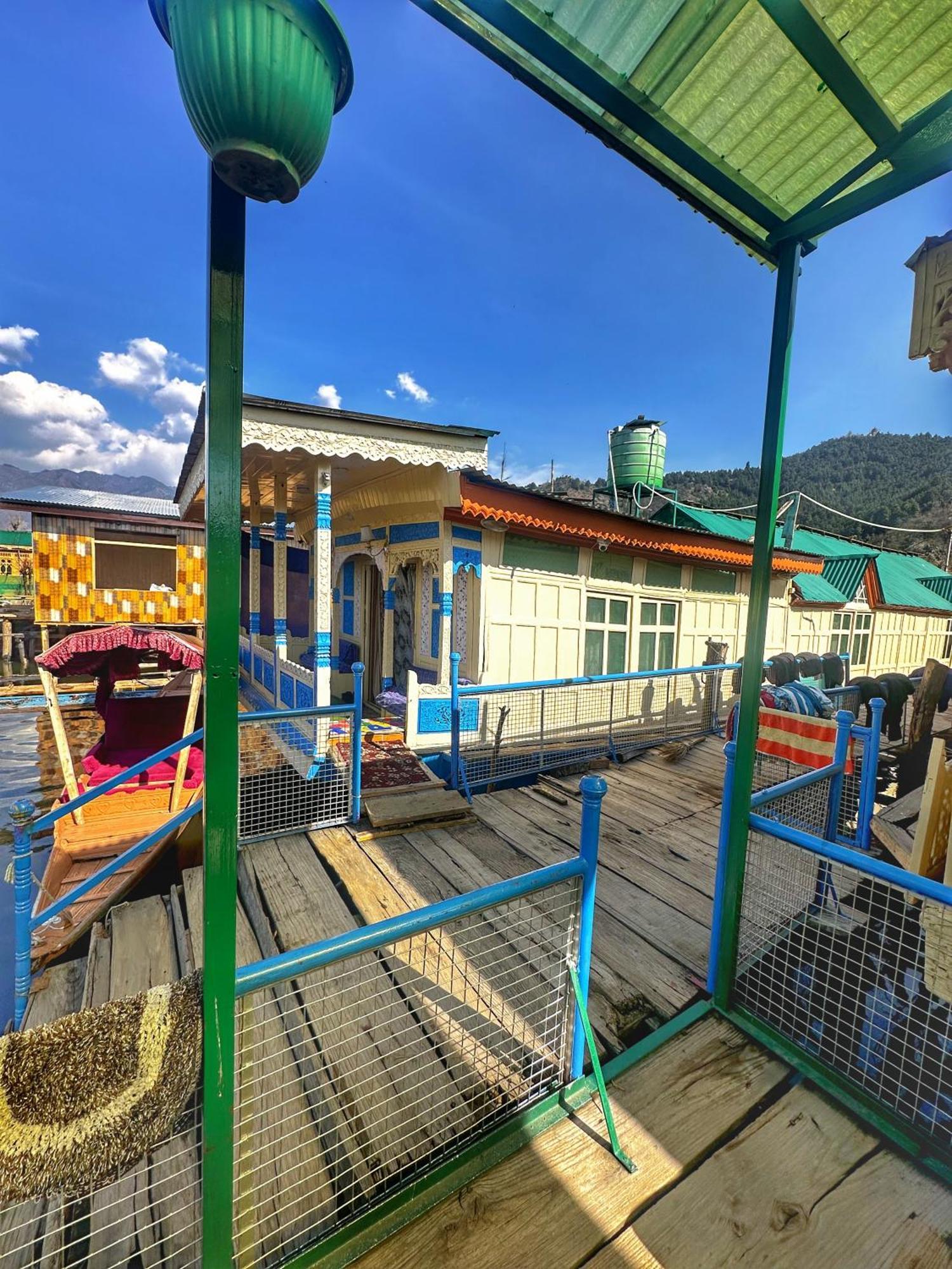 Lala Rukh Group Of Houseboats Hotel Srinagar  Exterior photo